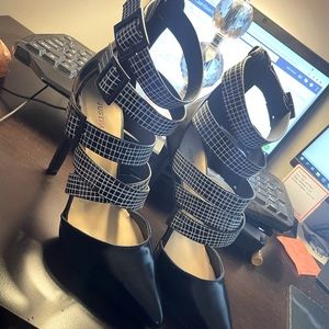 Just Fab, Black and White Strapped Heels, new